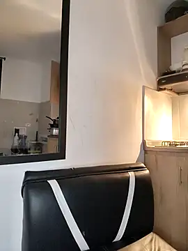 Hiroshi Shen online show from 8, 10, 2025