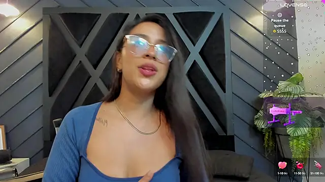 zoe martins  online show from 13, 9, 2025