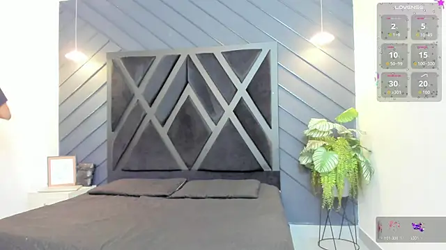 zoe martins  online show from 15, 9, 2025