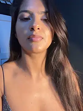 Snapshot of chicachocolate01 chatting on 2, 2, 2026 chicachocolate01 online show from 2, 2, 2026