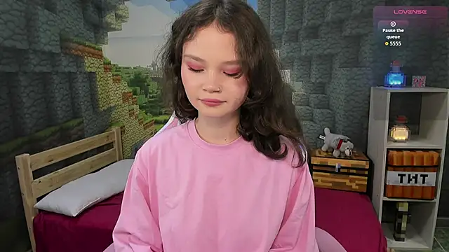 Snapshot of EmilyChaves chatting on 28, 9, 2025 EmilyChaves online show from 28, 9, 2025