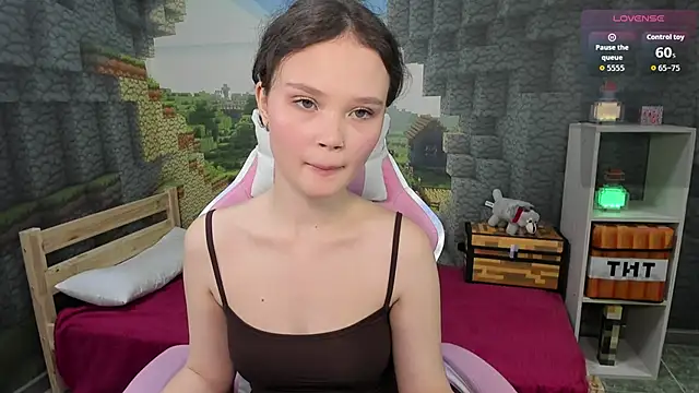 Snapshot of EmilyChaves chatting on 30, 9, 2025 EmilyChaves online show from 30, 9, 2025