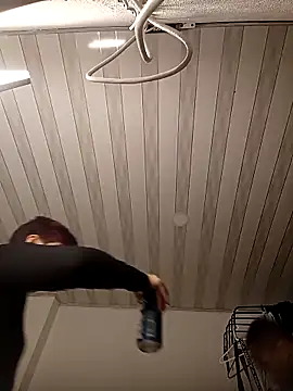 queemking online show from 17, 4, 2026