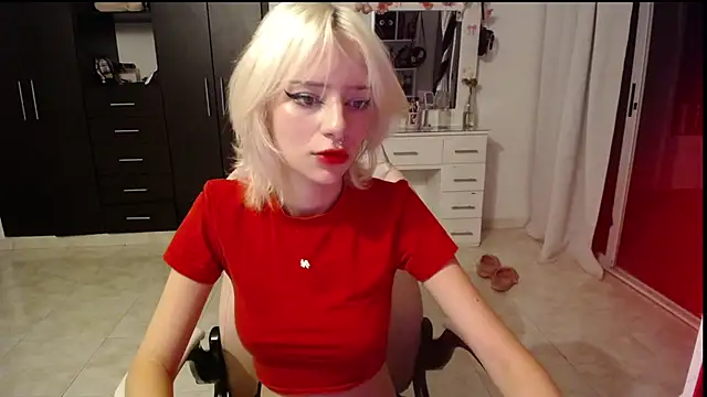 Snapshot of Elizabeth_rose02 chatting on 29, 9, 2025 Elizabeth rose02 online show from 29, 9, 2025