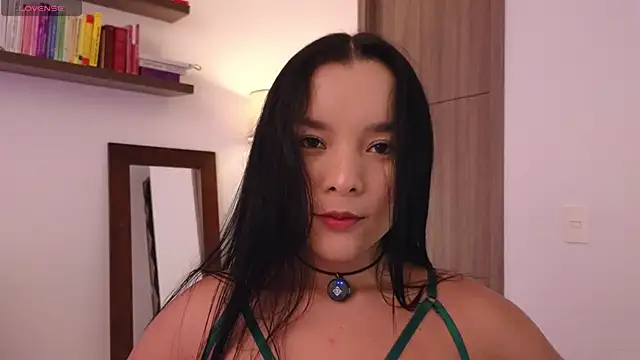 Snapshot of Evelyn__16 chatting on 1, 10, 2025 Evelyn 16 online show from 1, 10, 2025