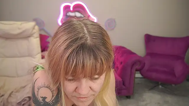 BellaLaPetit online show from 25, 2, 2026