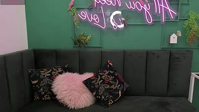 Snapshot of Kat__cat chatting on 10, 11, 2025 Kat cat online show from 10, 11, 2025