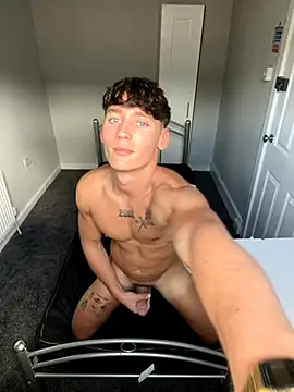 Snapshot of naughtyboy0124 chatting on 9, 10, 2025 naughtyboy0124 online show from 9, 10, 2025