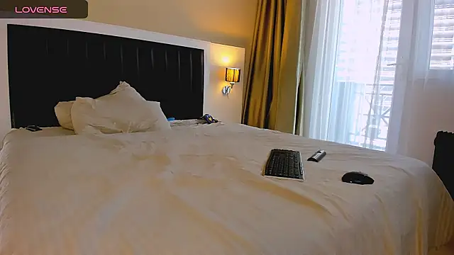 marrenaa online show from 4, 12, 2025