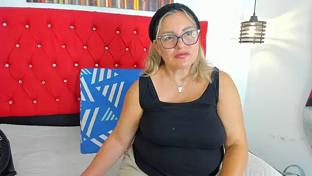 carolinacrus01 online show from 16, 12, 2025