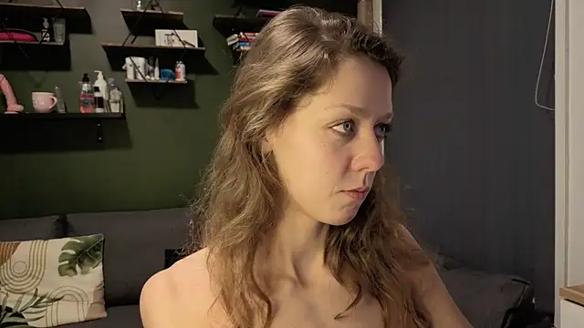 Snapshot of Eveline_Beauty_Kitty chatting on 15, 12, 2025 Eveline Beauty Kitty online show from 15, 12, 2025