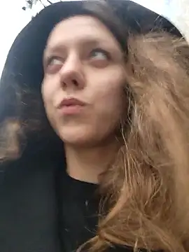 Snapshot of Eveline_Beauty_Kitty chatting on 5, 2, 2026 Eveline Beauty Kitty online show from 5, 2, 2026