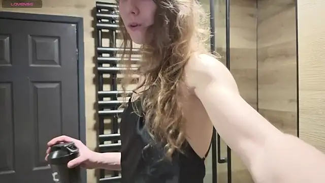 Snapshot of Eveline_Beauty_Kitty chatting on 27, 2, 2026 Eveline Beauty Kitty online show from 27, 2, 2026