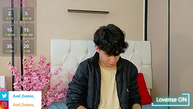 Snapshot of Axel__Evans chatting on 6, 10, 2025 Axel Evans online show from 6, 10, 2025