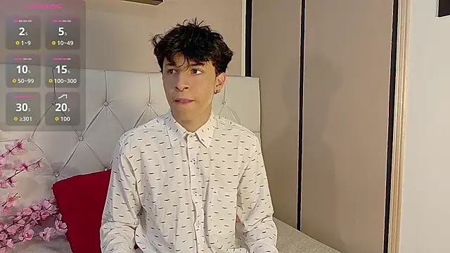 Snapshot of Axel__Evans chatting on 24, 10, 2025 Axel Evans online show from 24, 10, 2025