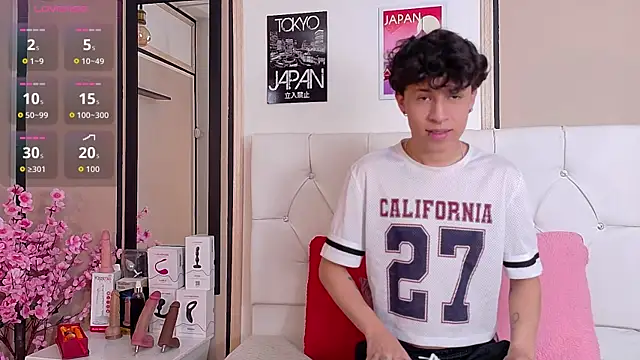 Snapshot of Axel__Evans chatting on 11, 11, 2025 Axel Evans online show from 11, 11, 2025