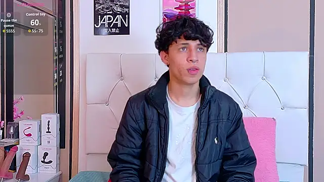 Snapshot of Axel__Evans chatting on 13, 11, 2025 Axel Evans online show from 13, 11, 2025