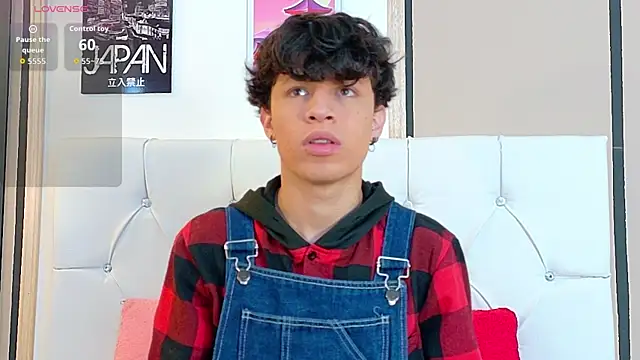 Snapshot of Axel__Evans chatting on 17, 11, 2025 Axel Evans online show from 17, 11, 2025