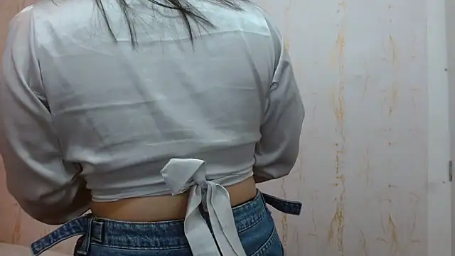 MiaKimky online show from 11, 9, 2025