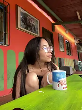 Snapshot of juliie_star chatting on 16, 5, 2026 juliie star online show from 16, 5, 2026