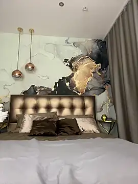 Snapshot of MiraXS chatting on 8, 3, 2026 MiraXS online show from 8, 3, 2026