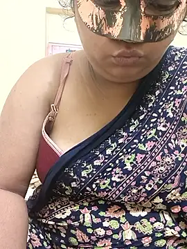 Snapshot of dhanshri143 chatting on 18, 9, 2025 dhanshri143 online show from 18, 9, 2025