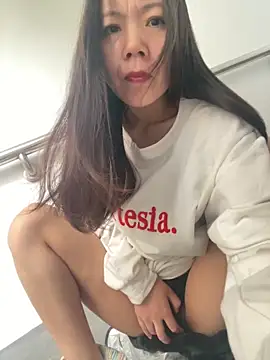 Snapshot of xinmeng-000 chatting on 12, 4, 2026 xinmeng-000 online show from 12, 4, 2026