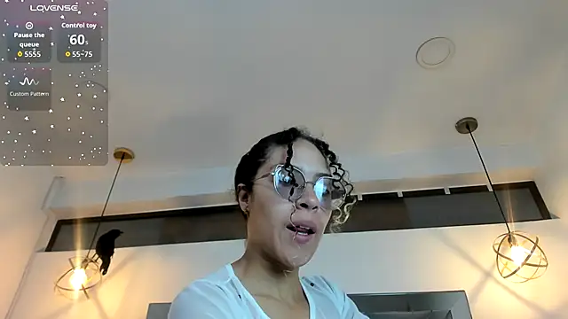 Hanna Cornee  online show from 24, 10, 2025