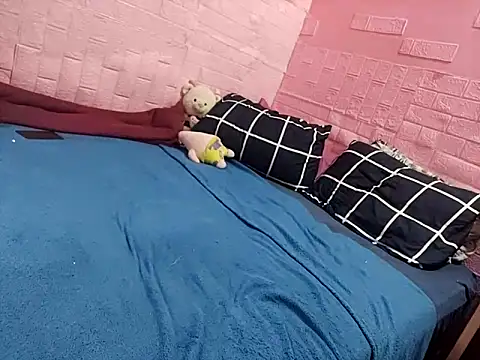 Snapshot of Kellye_hotTs chatting on 7, 2, 2026 Kellye hotTs online show from 7, 2, 2026