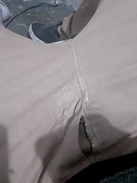 Snapshot of Lunaty00 chatting on 17, 11, 2025 Lunaty00 online show from 17, 11, 2025