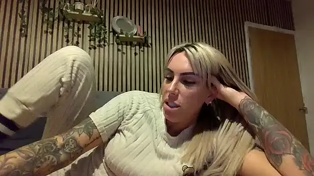 Snapshot of poppyinga1 chatting on 5, 3, 2026 poppyinga1 online show from 5, 3, 2026