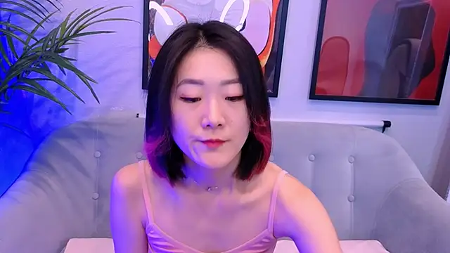 Snapshot of AikoYamada chatting on 12, 9, 2025 AikoYamada online show from 12, 9, 2025