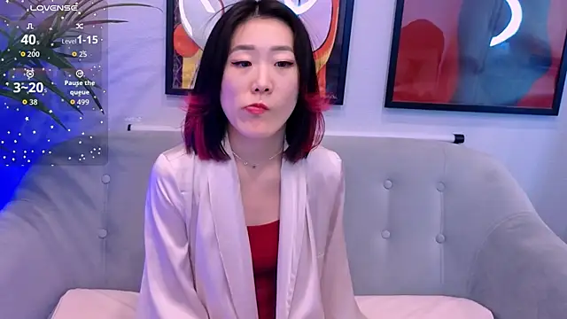Snapshot of AikoYamada chatting on 5, 10, 2025 AikoYamada online show from 5, 10, 2025