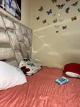 Snapshot of Vliacoooper2 chatting on 18, 10, 2025 Vliacoooper2 online show from 18, 10, 2025