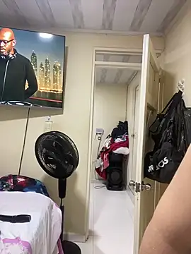 Snapshot of Vliacoooper2 chatting on 22, 11, 2025 Vliacoooper2 online show from 22, 11, 2025