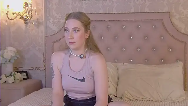 MiaEuphoria  online show from 1, 10, 2025