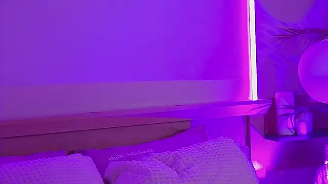 MiaEuphoria  online show from 12, 2, 2026