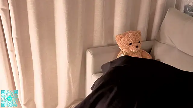 Snapshot of chloemilka chatting on 19, 4, 2026 chloemilka online show from 19, 4, 2026