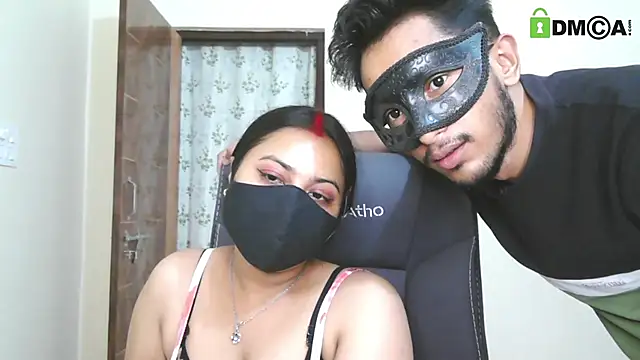 Snapshot of SassyWildCouple chatting on 8, 5, 2026 SassyWildCouple online show from 8, 5, 2026