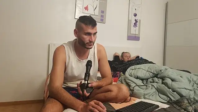 hornycouplefuck12 online show from 18, 9, 2025