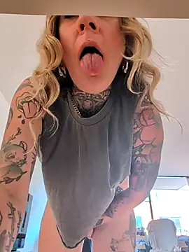 Snapshot of sarahpearlx chatting on 25, 6, 2026 sarahpearlx online show from 25, 6, 2026