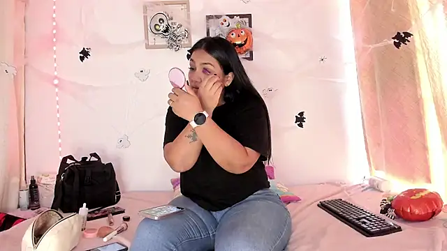 Snapshot of selena_jhonson chatting on 2, 11, 2025 selena jhonson online show from 2, 11, 2025