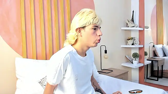 Snapshot of Enrrixxx_ chatting on 4, 2, 2026 Enrrixxx online show from 4, 2, 2026