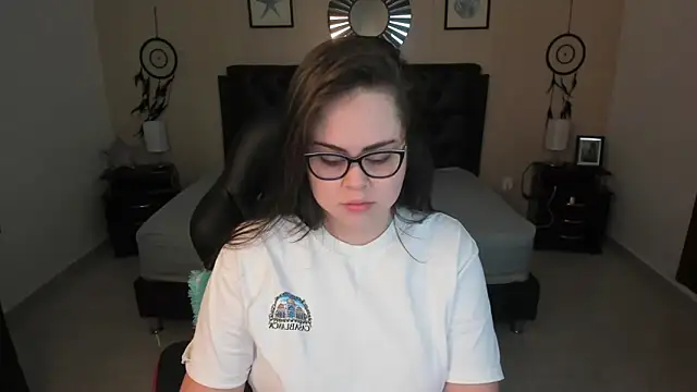 LolaVillalobos online show from 18, 2, 2026