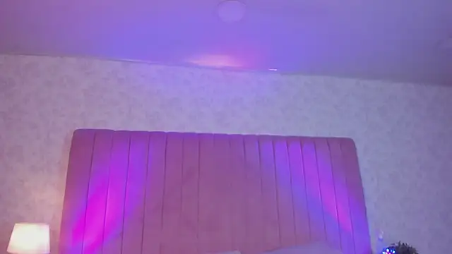 Snapshot of ZoeBenneti chatting on 3, 10, 2025 ZoeBenneti online show from 3, 10, 2025