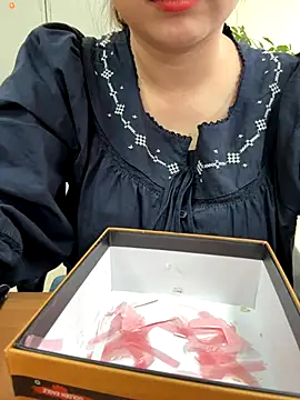 Snapshot of PhuongNhi21 chatting on 31, 10, 2025 PhuongNhi21 online show from 31, 10, 2025