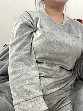 Snapshot of PhuongNhi21 chatting on 24, 11, 2025 PhuongNhi21 online show from 24, 11, 2025