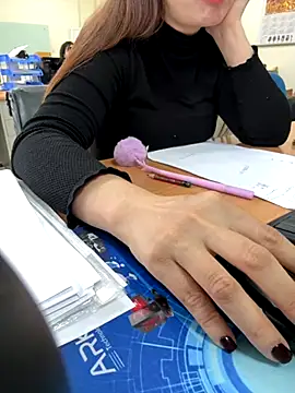 Snapshot of PhuongNhi21 chatting on 1, 12, 2025 PhuongNhi21 online show from 1, 12, 2025