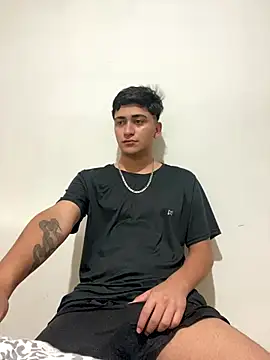 Snapshot of Tavinho067 chatting on 10, 11, 2025 Tavinho067 online show from 10, 11, 2025