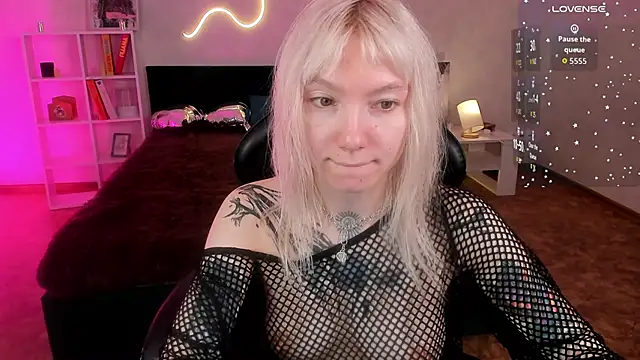 Snapshot of tattoo_art_baby chatting on 8, 4, 2026 tattoo art baby online show from 8, 4, 2026